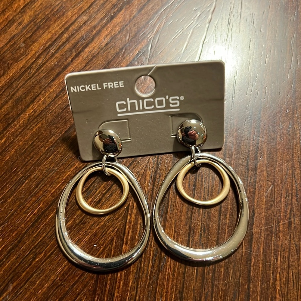 Chico’s earrings + free 🎁 gift